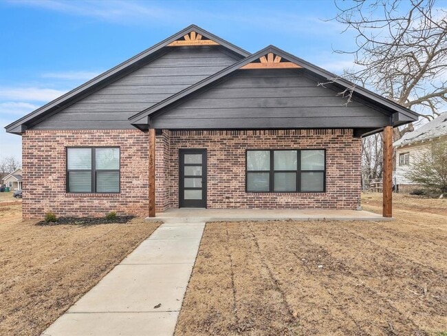 Building Photo - 1620 E Park Pl Rental