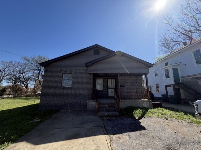 Building Photo - 432 N Montgomery St
