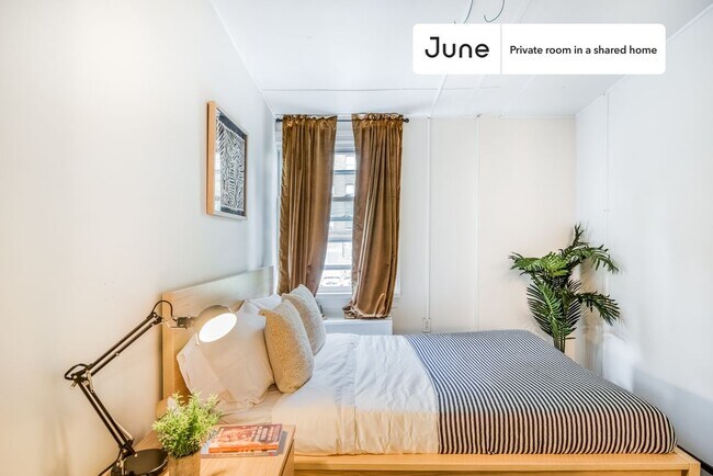 Room in Shared 5 bed/2 bath home in Woodley Park