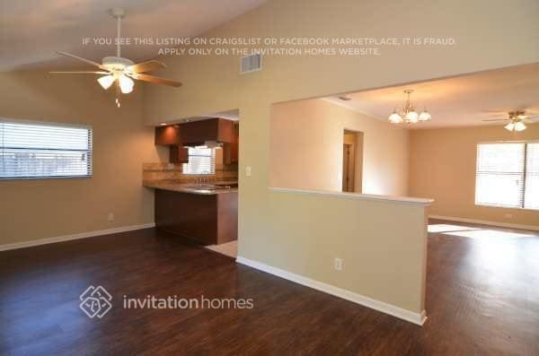 Photo - 2417 Devonwoode Pl