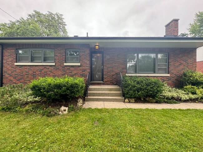 Building Photo - Upper level-73 Eugenia Street Barrie