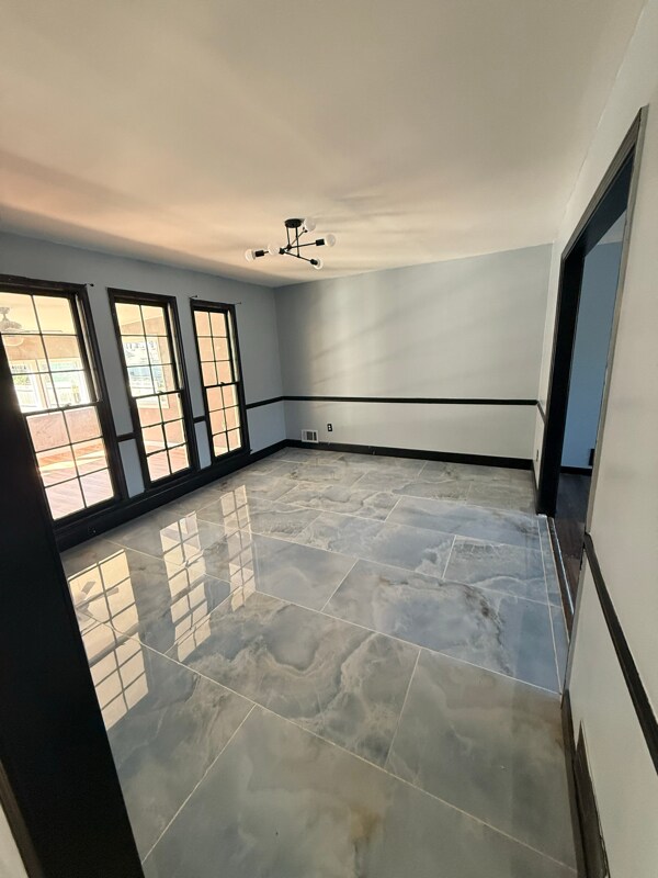 Photo - 785 Turner Dr