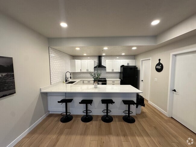 Building Photo - 609 N Seven Peaks Blvd Unit 18 Rental