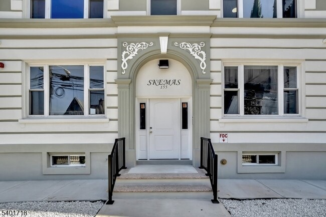 Photo - 155 Clifton Ave