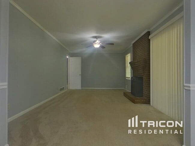 Photo - 490 Rocky Creek Dr