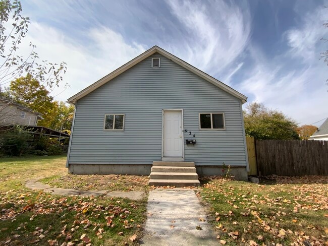 Building Photo - 624 Grant St