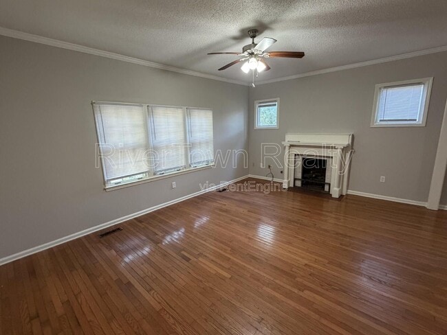 Photo - 736 Echles St