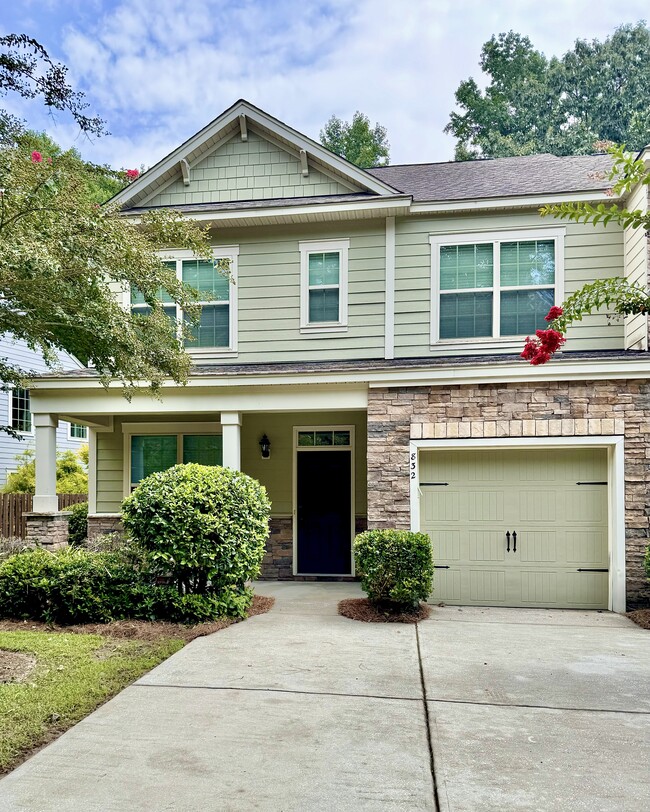 Photo - 832 Bibury Ct Townhome