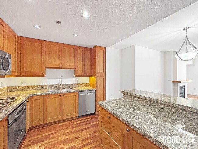 Photo - Sophisticated 1BD/2BA Condo in Marina District with City & Bay Views, Office & Resort-Style Ameni... Unit 1306