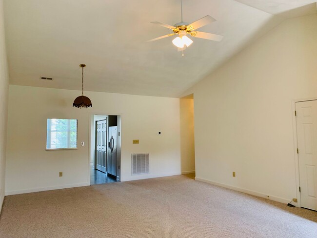 Photo - 145 Slate Creek Dr NW