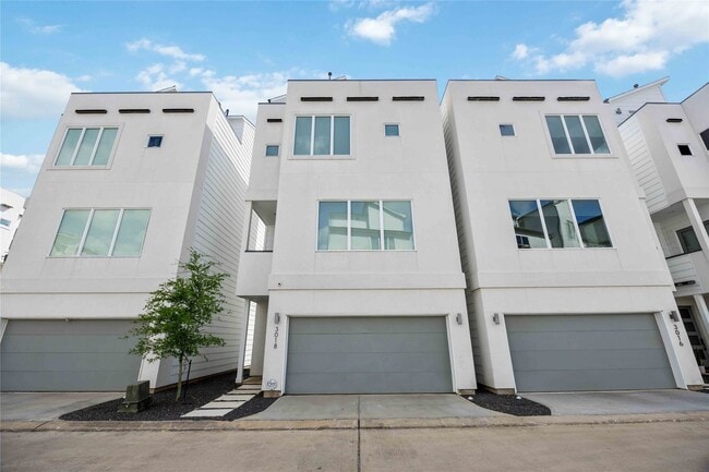 Building Photo - 3018 Markle Dr