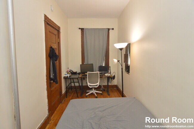 Photo - 847 Beacon St Unit 2