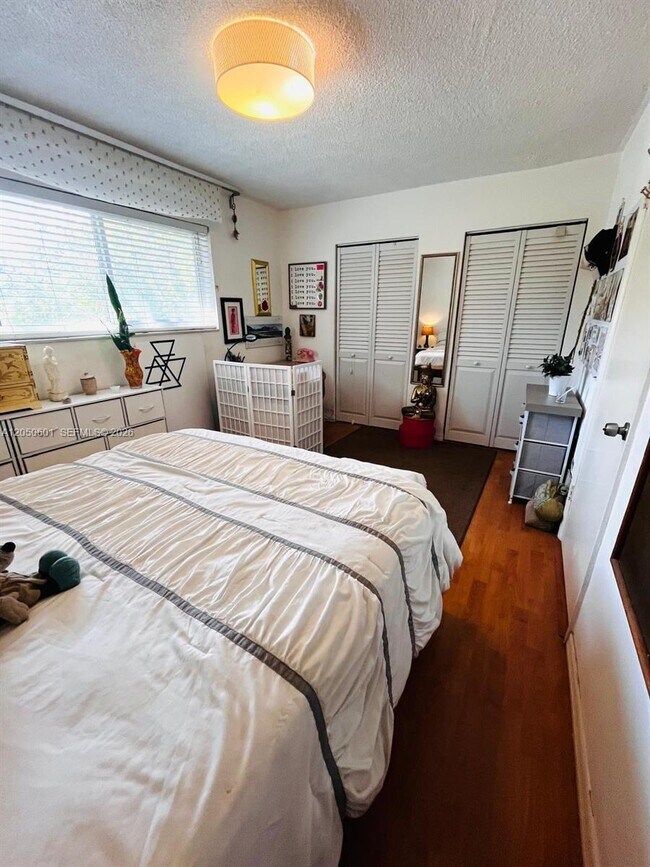Photo - 520 NE 38th St Unit 15