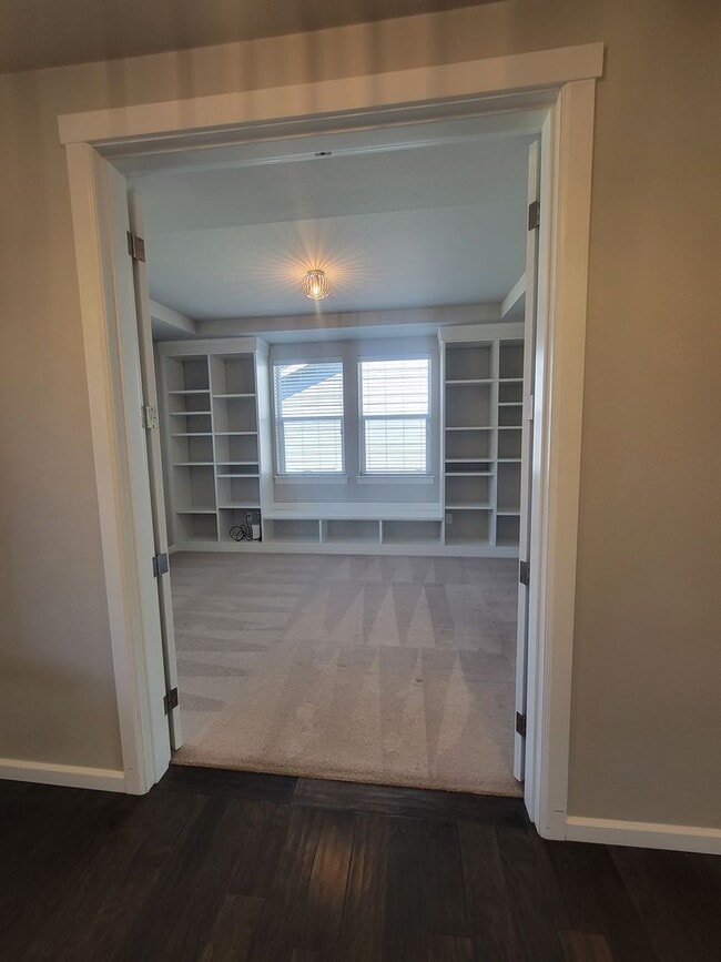 Photo - Elegant 4 Bedroom Home In Auburn