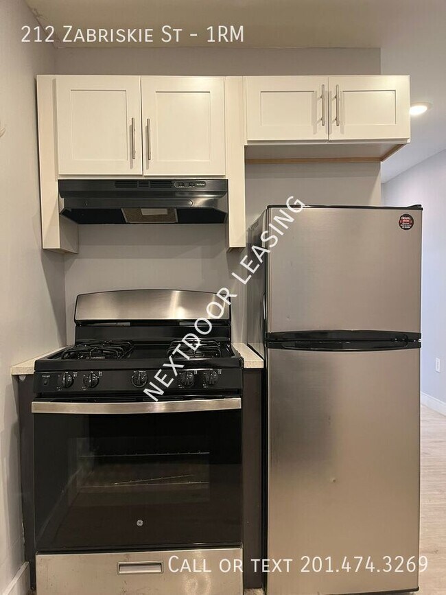 Photo - 212 Zabriskie St Unidad 1RM