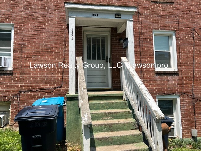Photo - Fauquier 1022-1024 Unit Fauquier 1024
