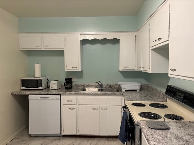 Photo - 1902 W Broadway Unit 1902 westbroadway