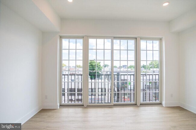 Building Photo - 1324 Frankford Ave Unit 216