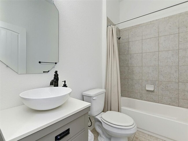 Photo - 2400 Winsted Ln