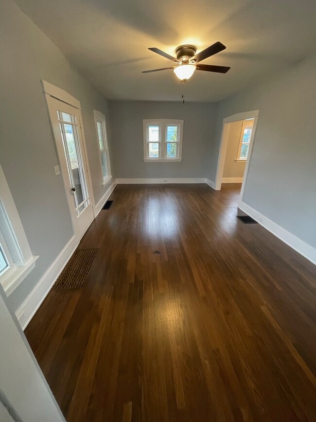 Photo - 1844 Monroe Ave NW