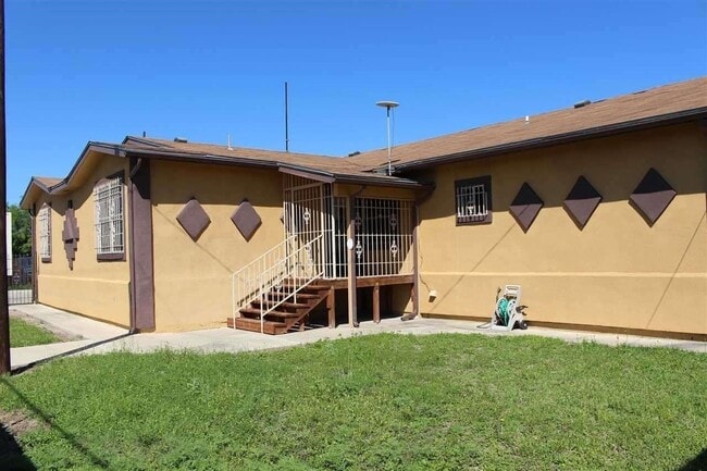 Building Photo - 1902 Alderete Ln Rental