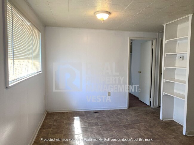 Photo - 612 Cedarwood Dr