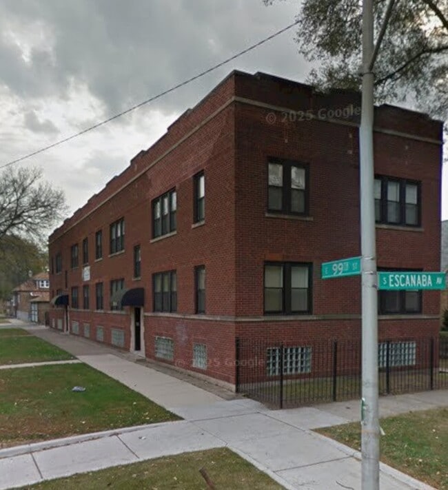 Building Photo - 2905 E 99th St Unit 2