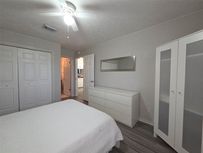 Building Photo - 801 River Rd Unit 114F