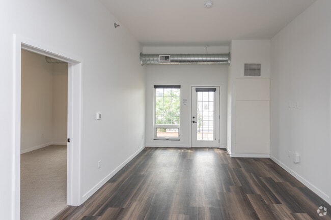 2BR, 2BA, Edward - 1,019 – 1,048SF