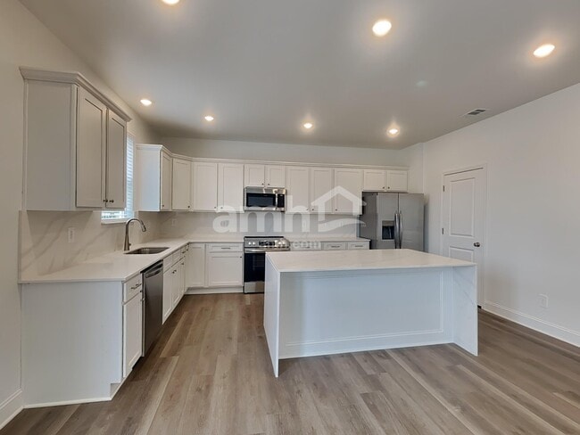 Photo - 108 Punderson Dr
