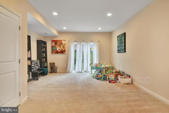 Photo - 7905 Trailview Xing