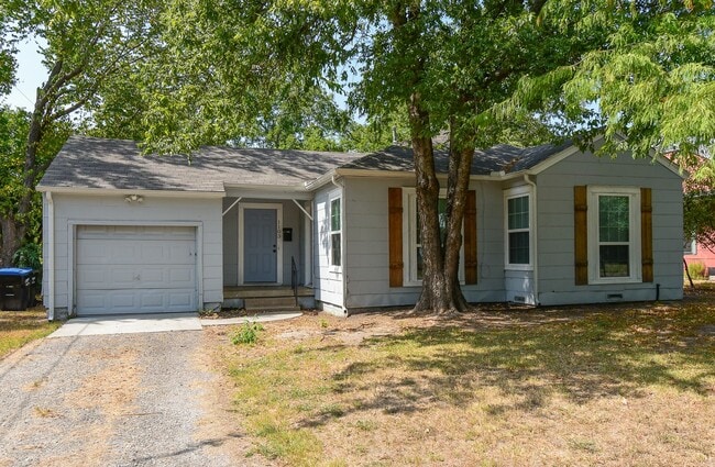 Building Photo - 1103 Pecan Ave Rental