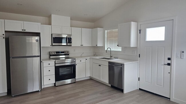 Photo - 376m Unit B