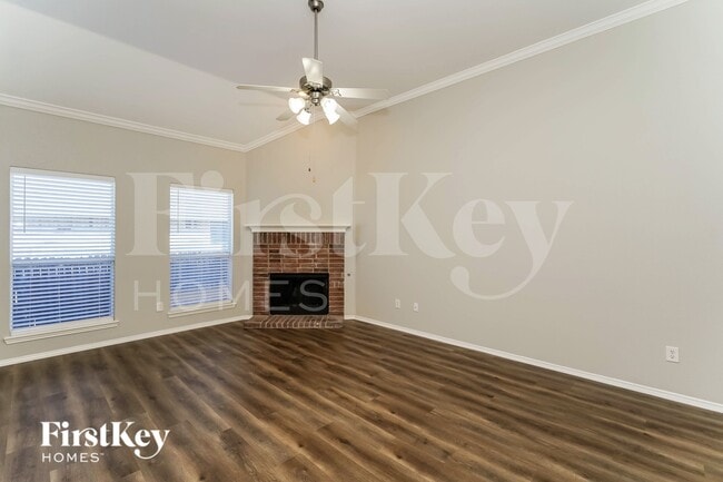 Photo - 2925 Oakshire St