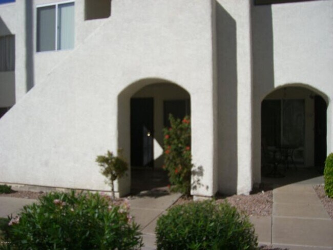 Building Photo - 1 BEDROOM UNIT IN GLENDALE Rental