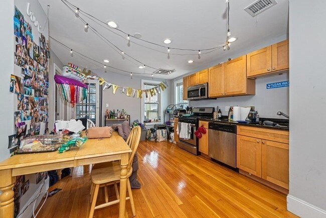 Photo - 37 Hillside St