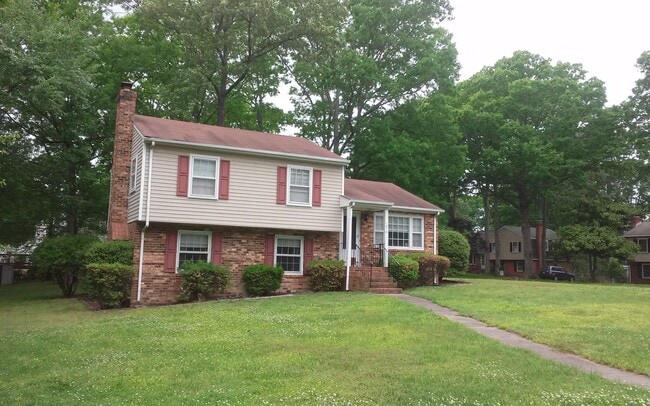 Building Photo - 3 bedroom 2 bath Tri-level Home In western...