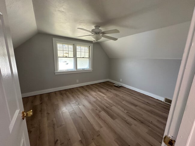 Building Photo - 432 N Bauman Ave Rental