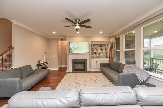 Photo - **LIKE NEW EXECUTIVE HOME IN PRESTIGIOUS H...