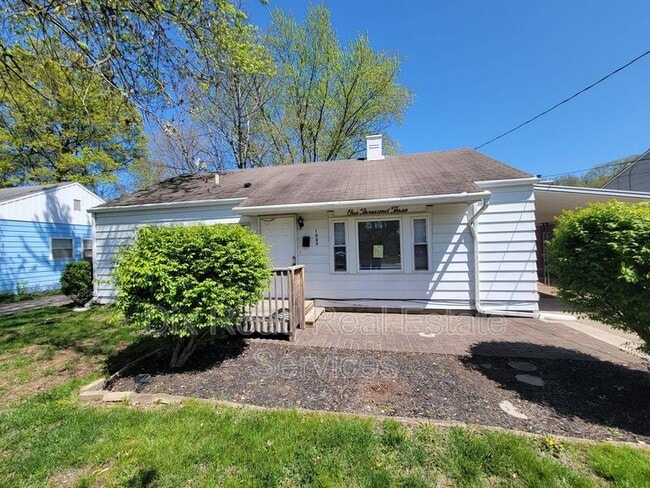 Building Photo - 1003 Sorg Pl