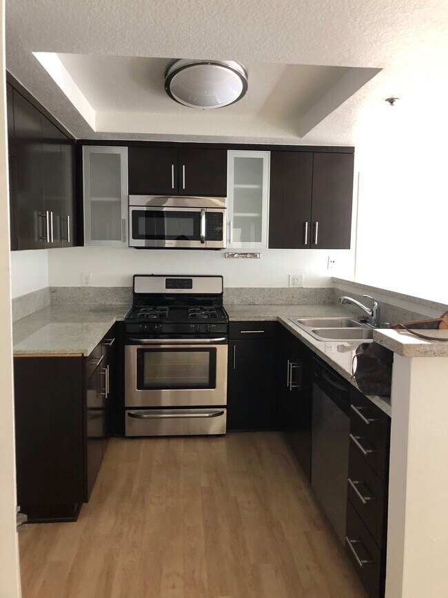 Photo - 939 Palm Ave