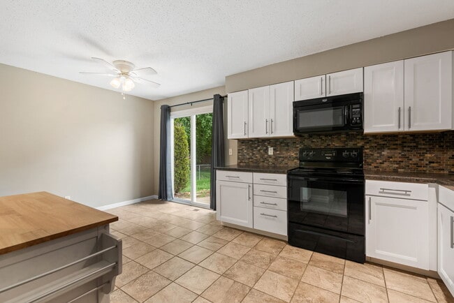 Photo - 2406 Village Glen Ct