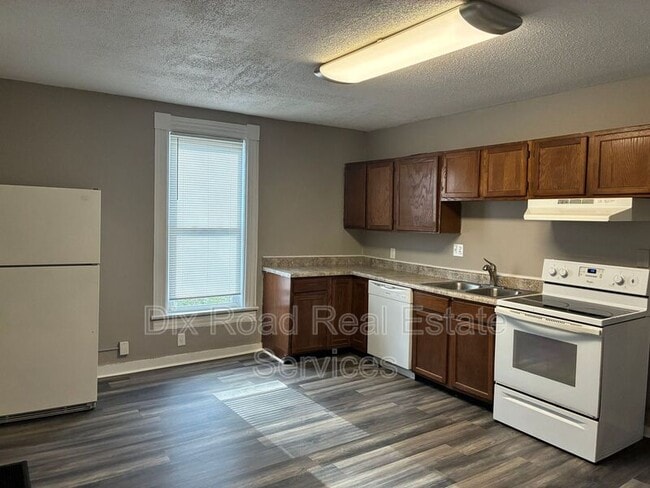 Photo - 37-39 E Helena