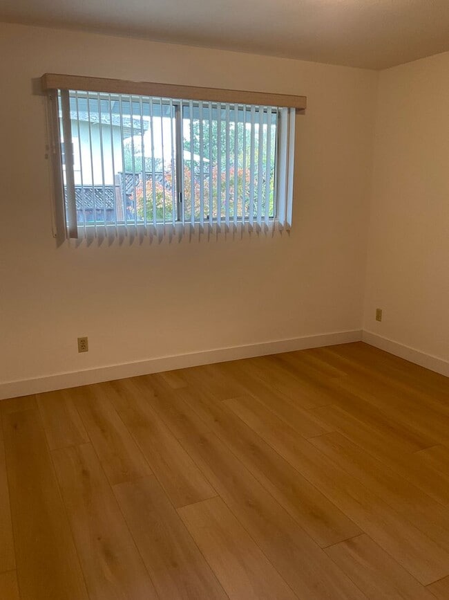 Photo - 327 Bassett St Unit A