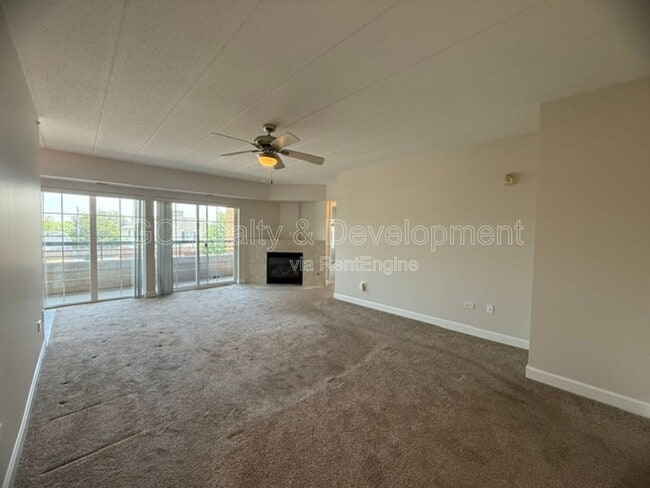 Photo - 17212 Oak Park Ave Unit 2se