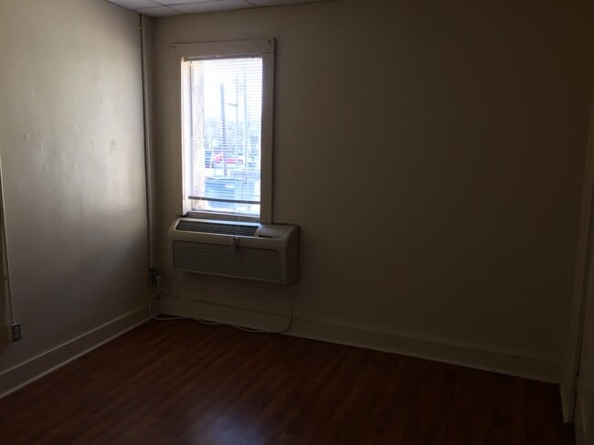 Broadway Apartments - Broadway Apartments Unit 3