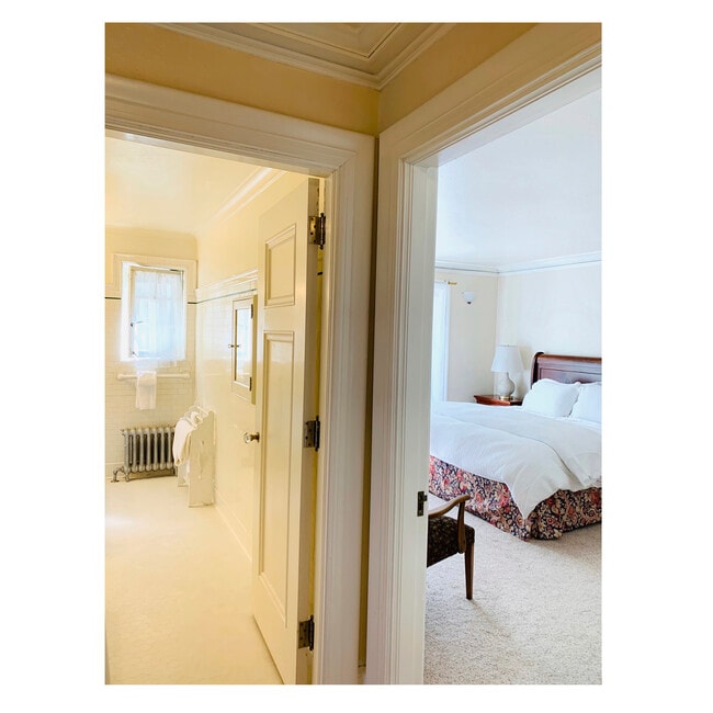 Photo - 405 Fieldston Rd