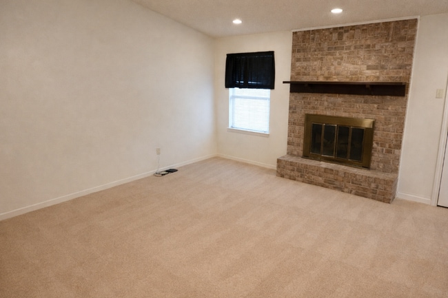 Photo - AVAILABLE MID MAY; APPLY TODAY AT OUR WEBSITE!!