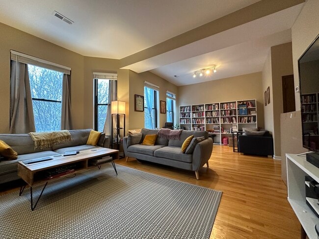 Photo - 4633 N Kenmore Ave Unit 3S