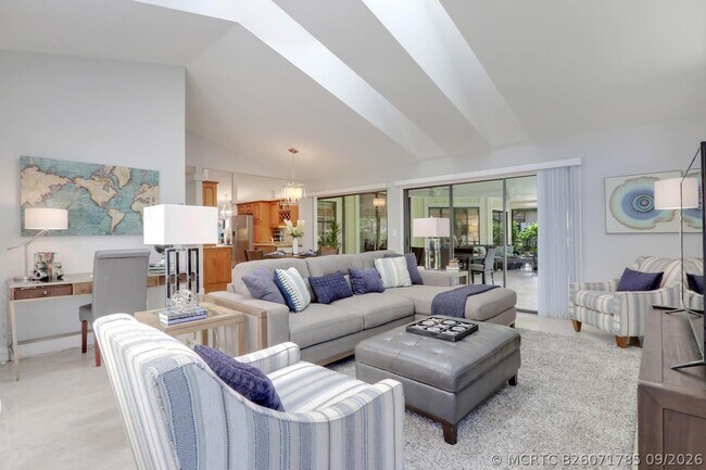 Photo - 156 Thornton Dr